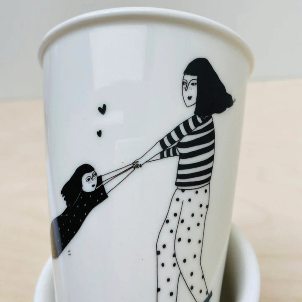 helen b Becher helen b "Spinning around" | Design Mug mit Illustrationen von Helen Blanchaert
