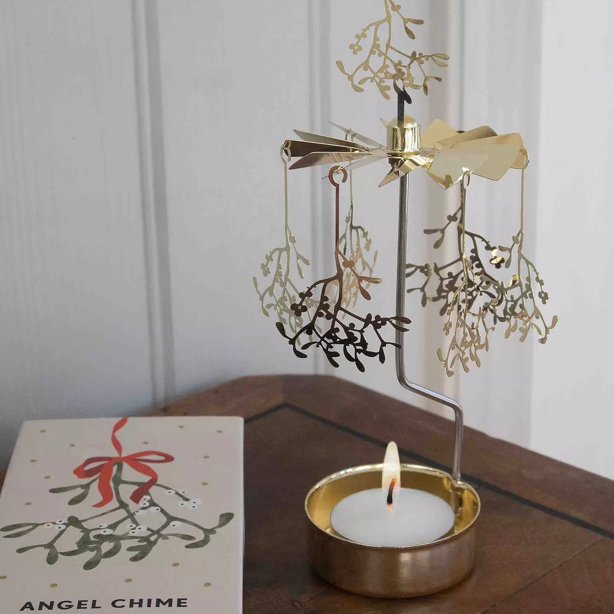 Engelspiel „Mistletoe“ | Stimmungsvolle Weihnachtsdeko | Pluto Design