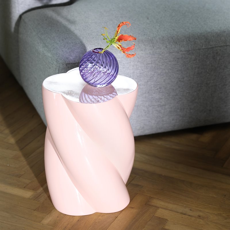 &Klevering Beistelltisch "Pillar Marshmallow Pink" von &Klevering | Elegante Akzentmöbel im modernen Design