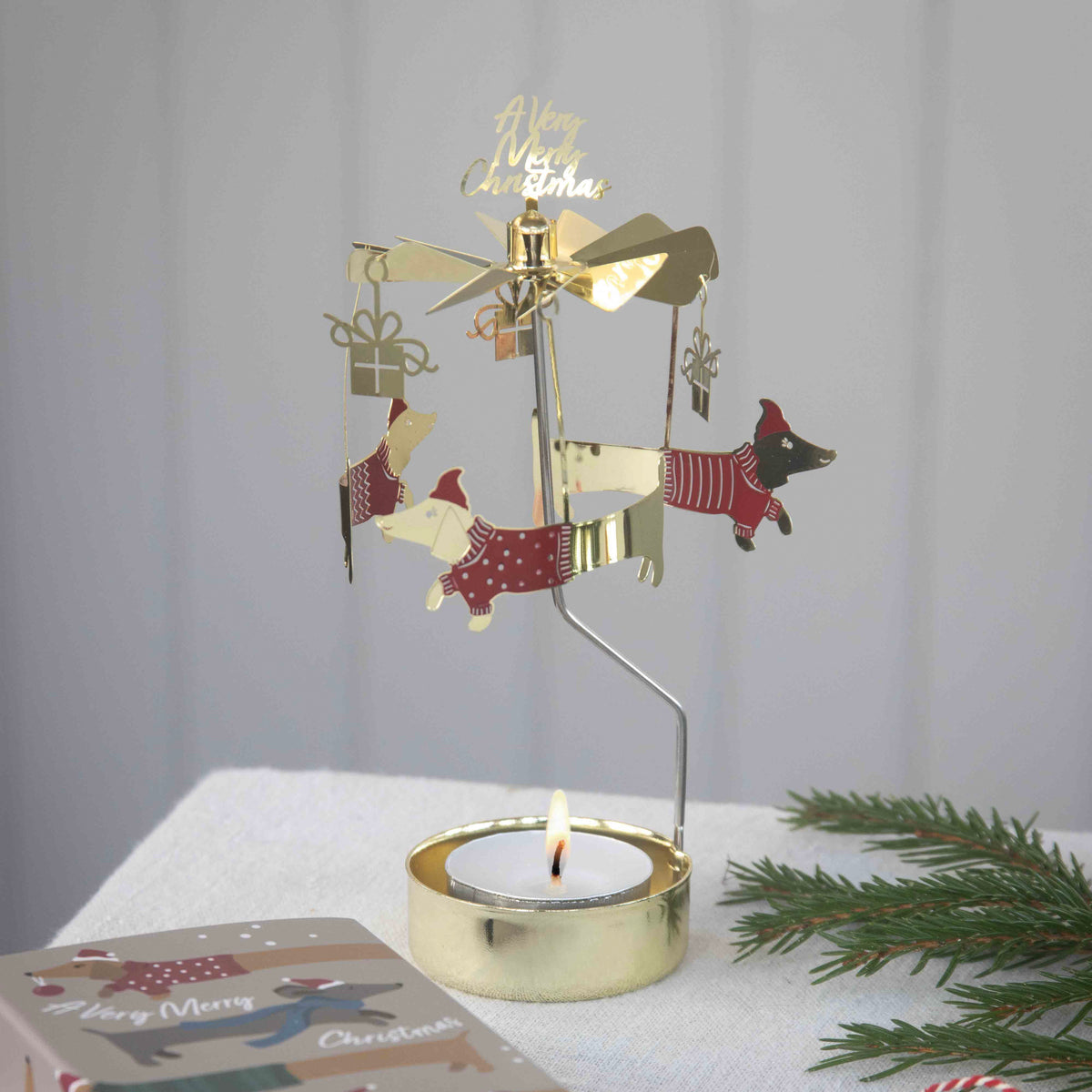 Engelspiel “Jolly Dogs” | Windlicht Karussell | Pluto Design