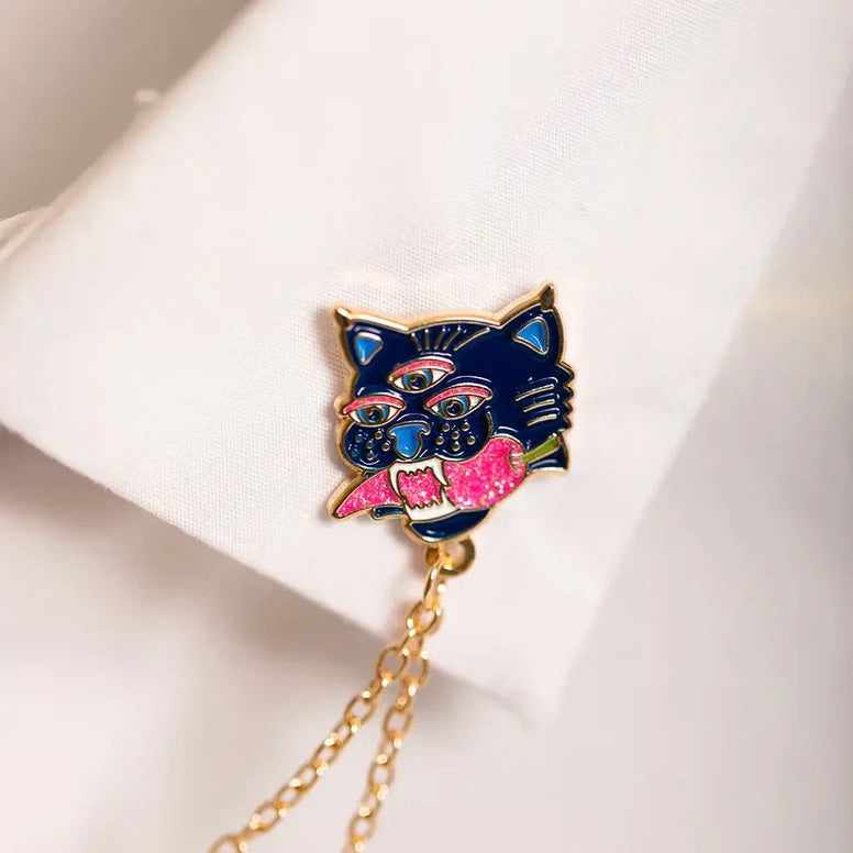 ALL THE WAYS TO SAY Pin “Duo Tiger Chain” | Wildes Duo mit Ketten-Detail | ALL THE WAYS TO SAY