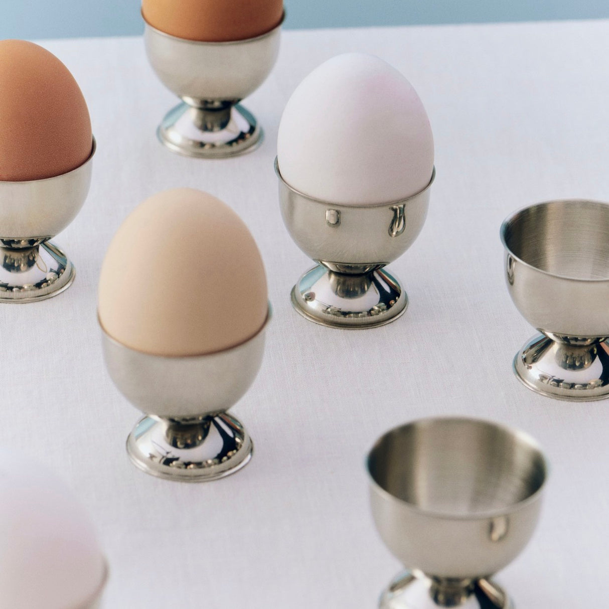 HAY Eierbecher „Essential Steel“ | Minimalistisch | HAY