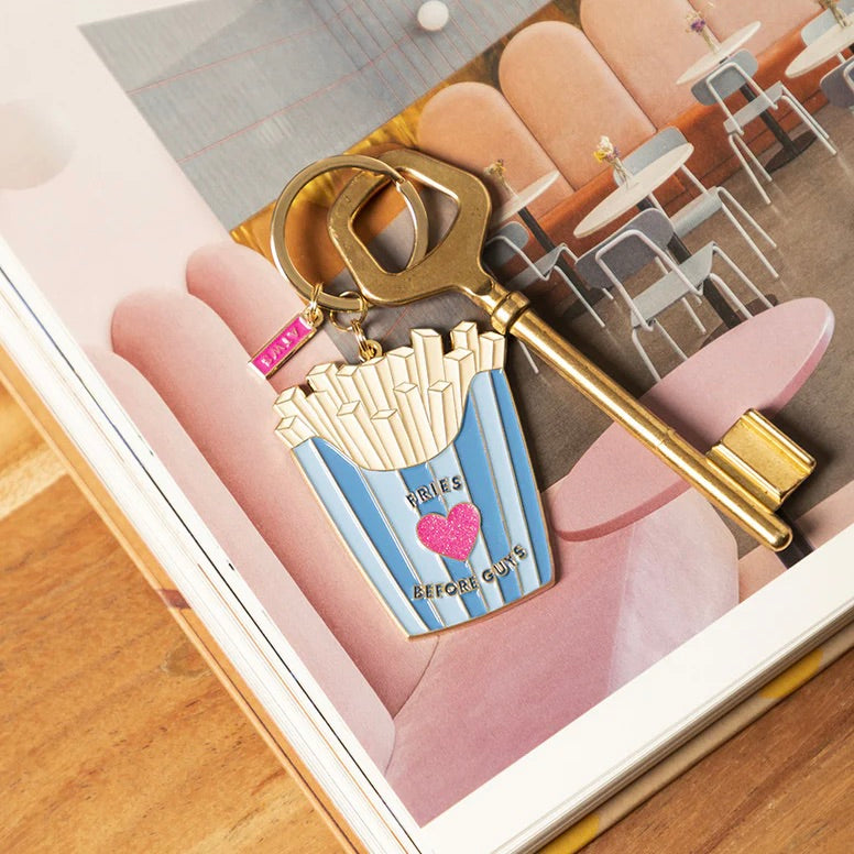ALL THE WAYS TO SAY Schlüsselanhänger “Fries before Guys” | Girl Power Statement | ALL THE WAYS TO SAY