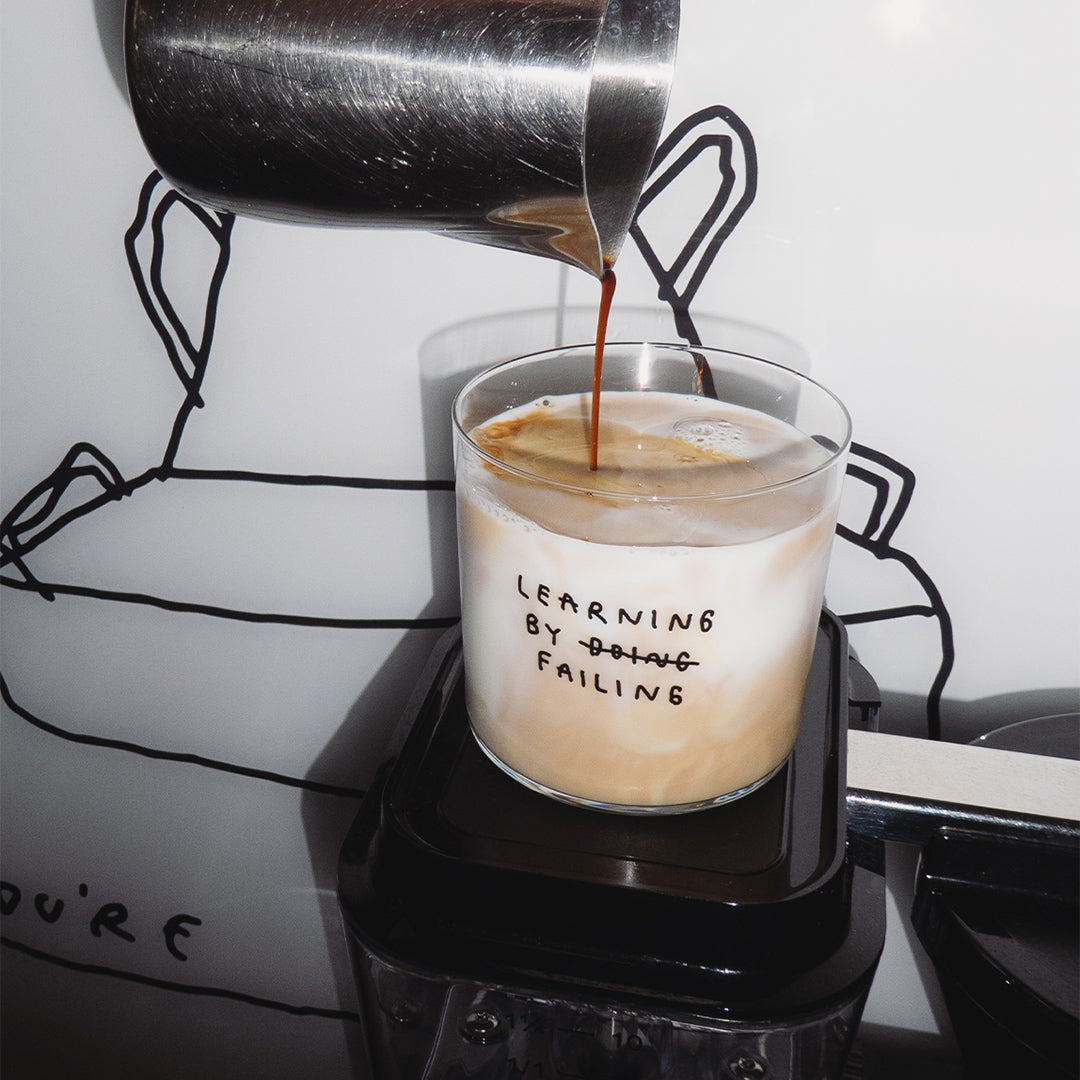 YAHYA Studio Glas "Learning by Failing" | Weise Typo auf Glas | YAHYA Studio