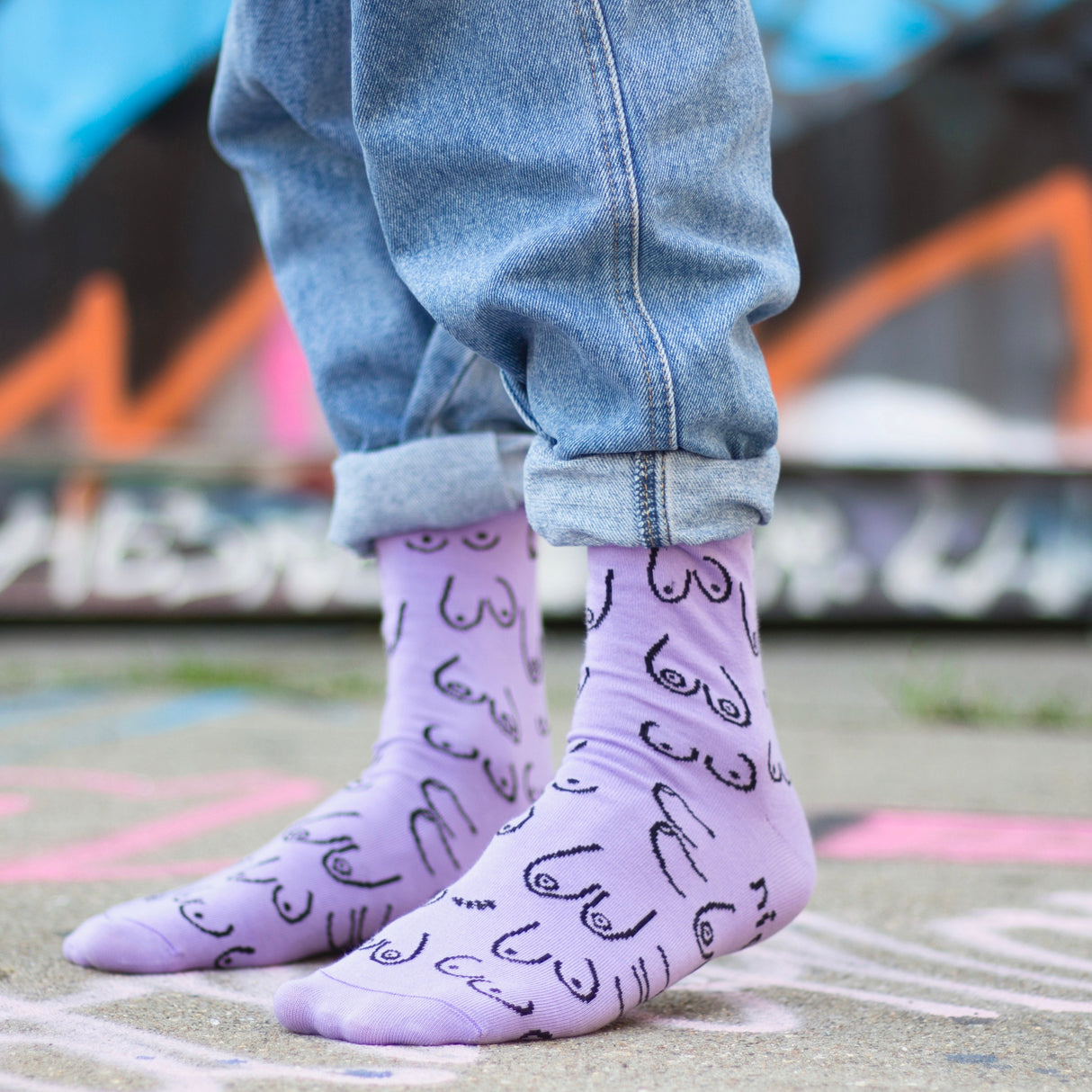 Eat Mielies Weird Illustration Socken "Titties" Purple Eat Mielies Weird Illustration | Bunte Baumwollstrümpfe
