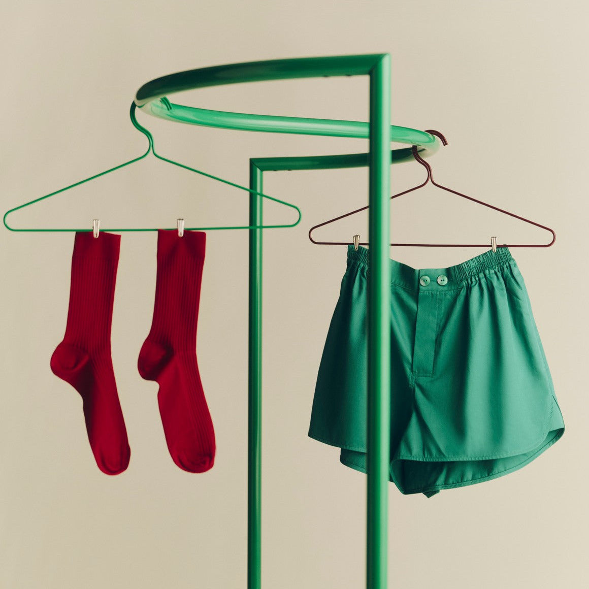 HAY Kleiderbügel „Colour Hanger Maroon Red“ 3er Set | Edel & modern | HAY