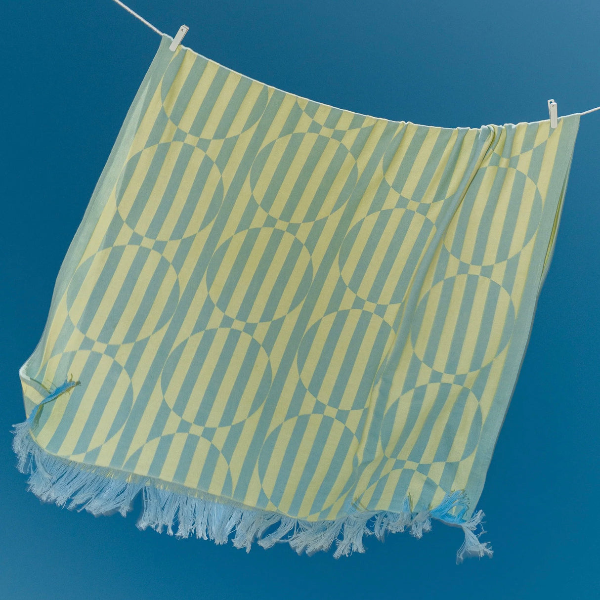 Tarta Gelatina Strandtuch “Blaubeerlimonade” 100 × 170 cm | Sommerliches Design | Tarta Gelatina