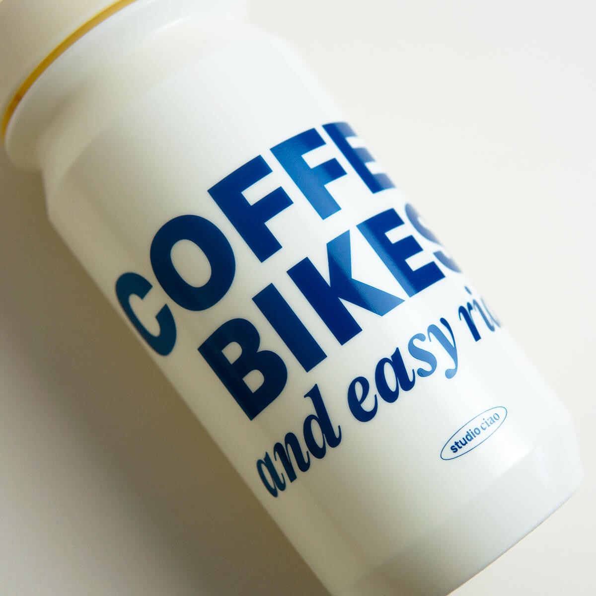 studio ciao Trinkflasche “Coffee, Bikes & Easy Rides” 500 ml | Sportliches Statement | studio ciao