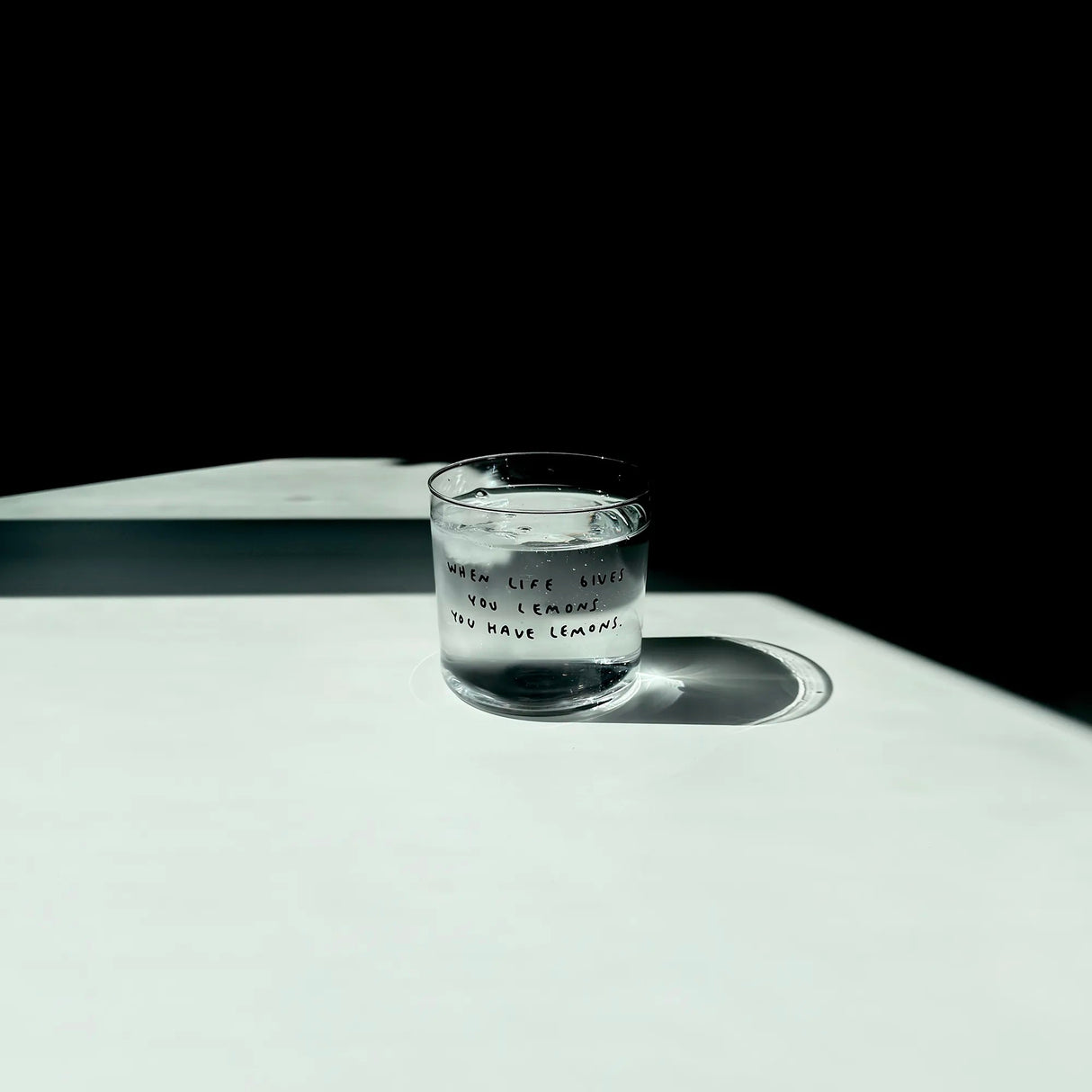 YAHYA Studio Trinkglas "When life gives you lemons"