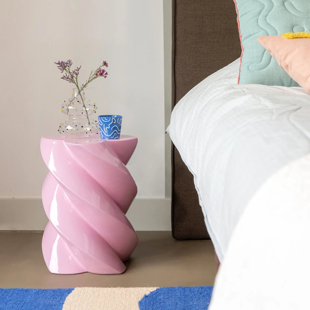 &Klevering Beistelltisch Pillar Marshmallow Candy Pink von &Klevering | Glasfaser