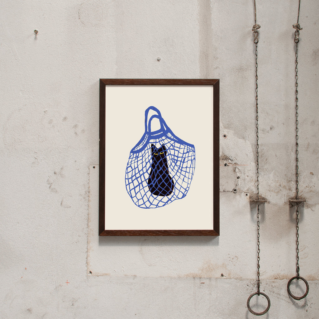 Chloe Purpero Johnson The Cat’s in the Bag (30 x 40 cm) | Fine Art Print von Chloe Purpero Johnson wenge