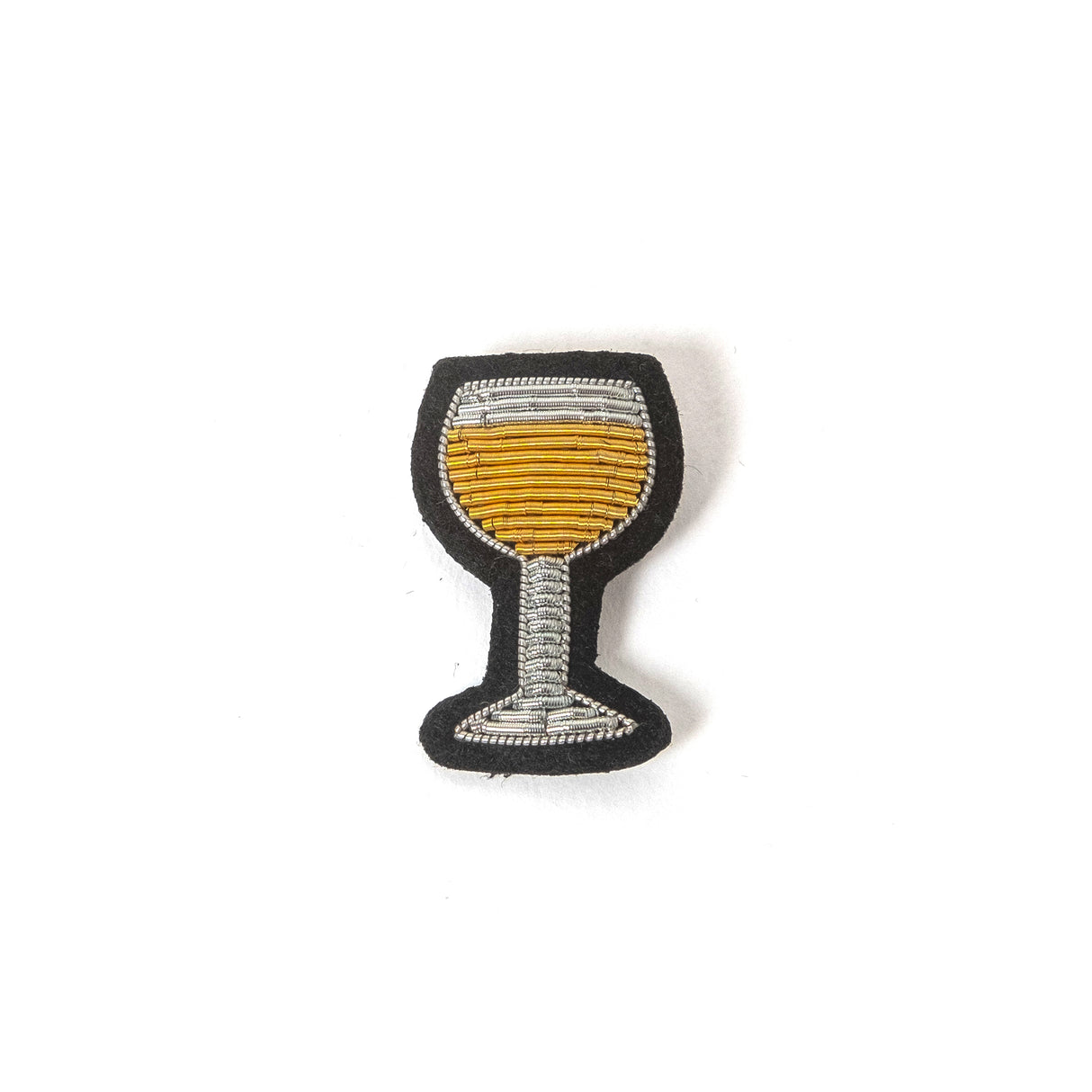 Macon&Lesquoy Brosche „Glass of White Wine“ | Handbestickt | Macon&Lesquoy