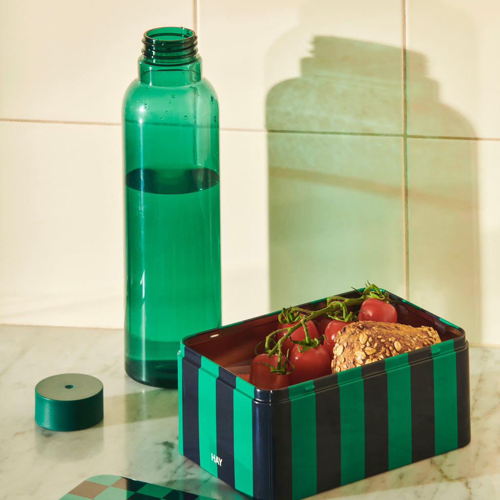 HAY Wasserflasche „Miz Dark Green 0,72l“ | Zeitlos & robust | HAY