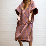 BONGUSTA Poncho „Naram Camel & Ultramarine L/XL“ | Entspannt drüberziehen | Bongusta
