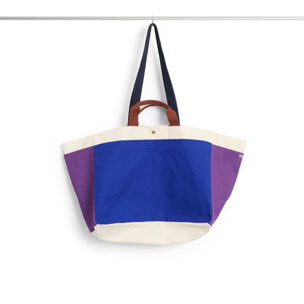 HAY Weekend Bag „Organic Medium Electric Blue“ | Praktisch & knallig | HAY