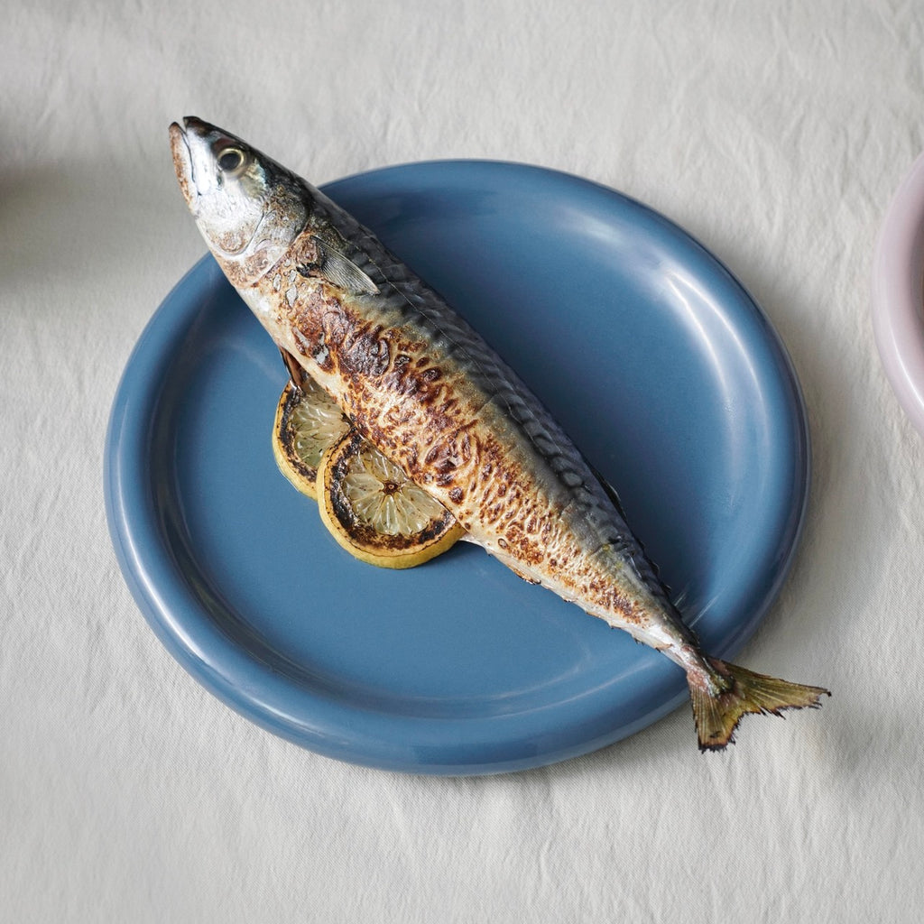 HAY Teller „Barro Plate Dark Blue 18 cm“ | Kompakt & stilvoll | HAY