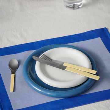 HAY Teller „Barro Plate Dark Blue 24 cm“ | 2er-Set für jeden Tisch | HAY