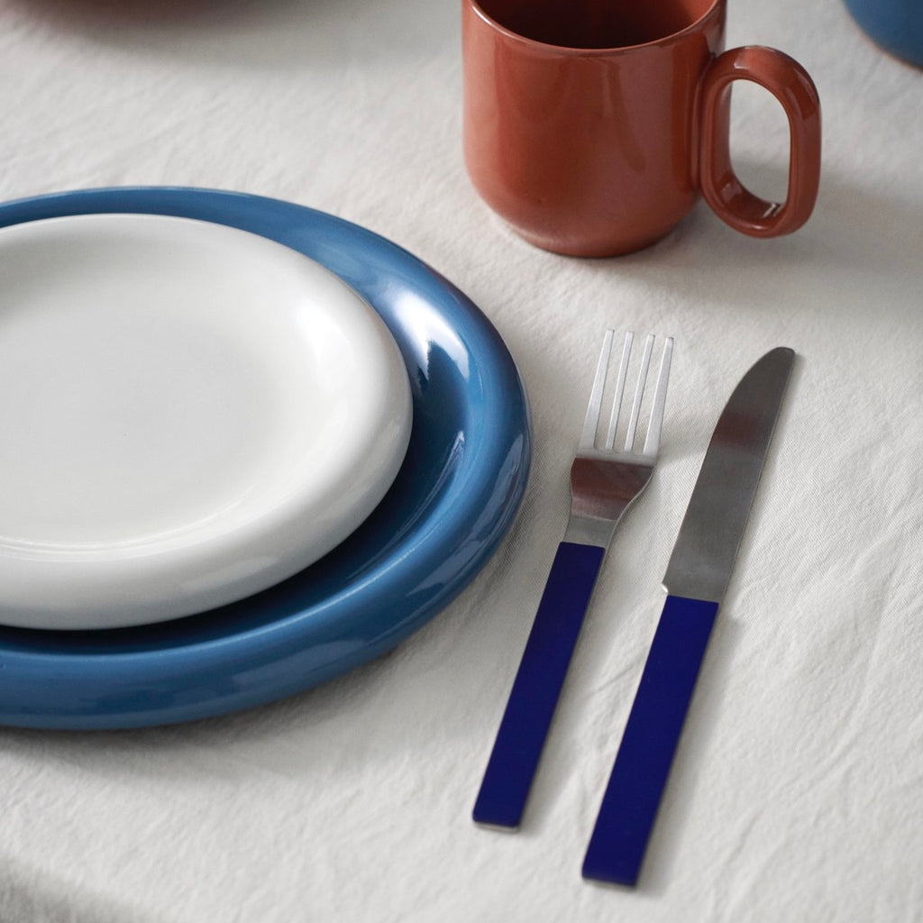 HAY Teller „Barro Plate Dark Blue 24 cm“ | 2er-Set für jeden Tisch | HAY