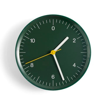 HAY Wanduhr „Wall Clock Green“ | Zeitloses Design in Farbe | HAY