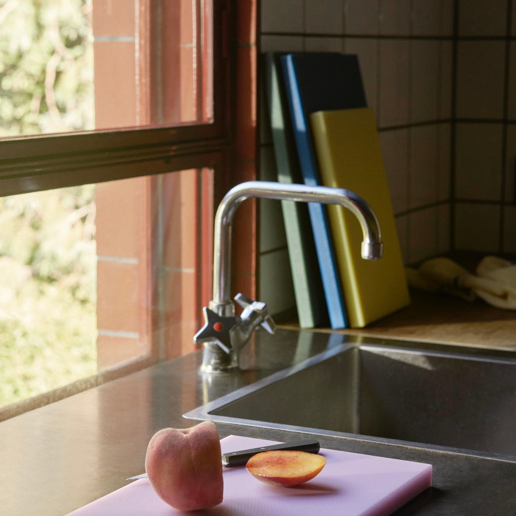 HAY Schneidbrett „Slice Medium Light Yellow“ | Frisch & funktional | HAY