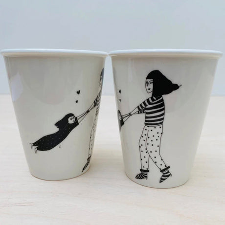 helen b Becher helen b "Spinning around" | Design Mug mit Illustrationen von Helen Blanchaert