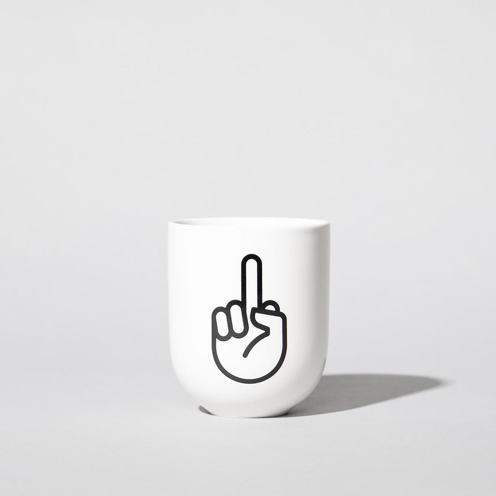 Der Fräsörsalon Tasse Fyngers "F*ck You" in Weiß Matt | Hochwertiges Porzellan | 330 ml Kapazität