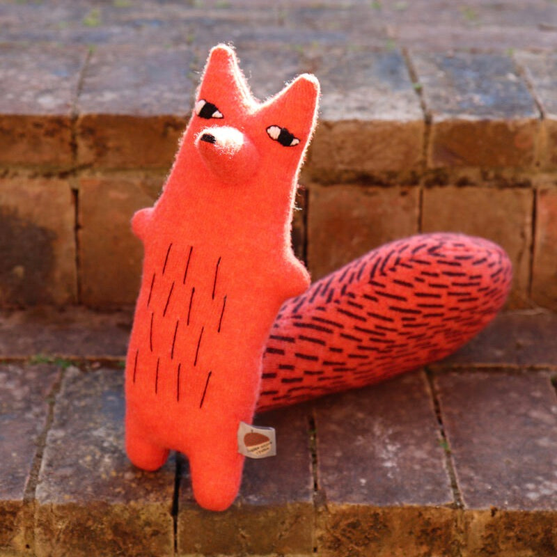 Donna Wilson Donna Wilson Stofftier Cyril Squirrel Fox aus Lammwolle I Handknitted Curious Creature made in UK