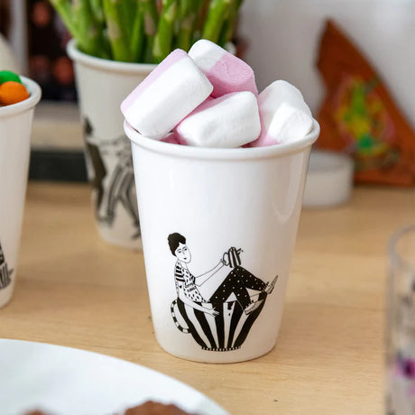 helen b Becher helen b "Coffee Addict" | Design Mug mit Illustrationen von Helen Blanchaert