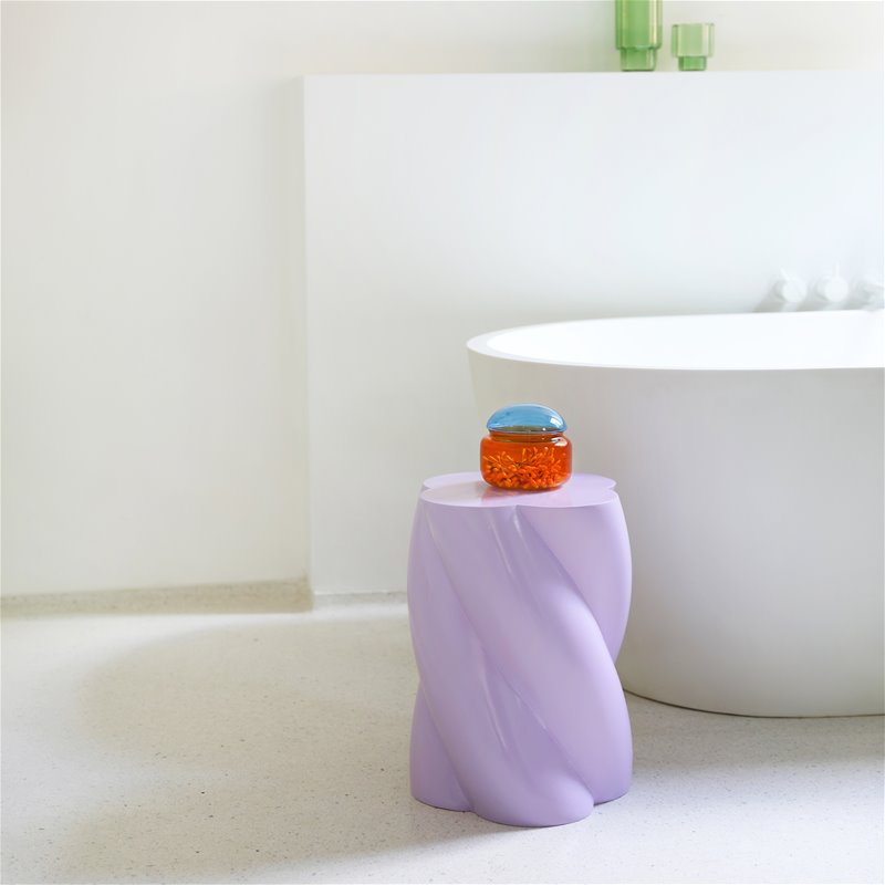 &Klevering Beistelltisch "Pillar Marshmallow Lilac" von &Klevering | Elegante Akzentmöbel im modernen Design