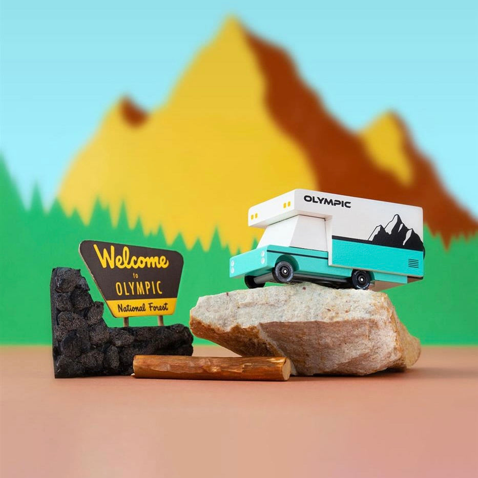 Candylab Toys Candycar Candylab “Olympic RV” | Camping-Holzauto