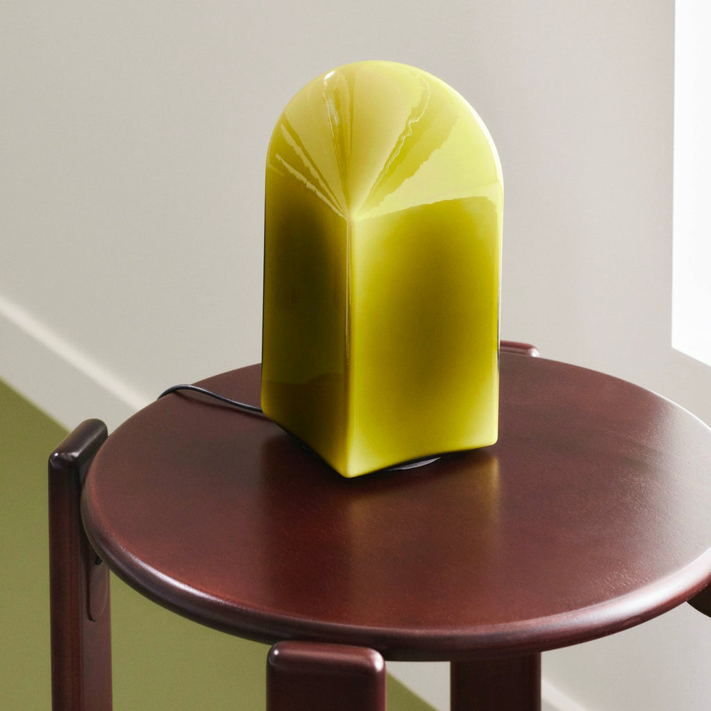HAY Tischleuchte „Parade Lamp 240 Moss Green“ | Skulptur mit Licht | HAY