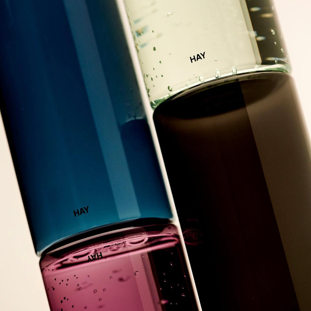 HAY Wasserflasche „Miz Dark Blue 0,72l“ | Schlank & stylisch | HAY