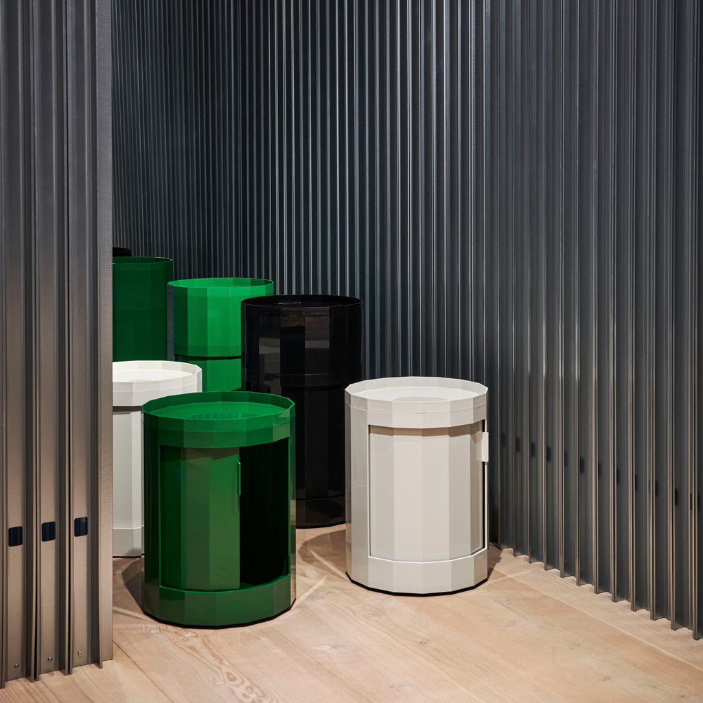 HAY Container „Facet Cabinet High Spinach Green“ | Beistelltisch mit Farbe | HAY