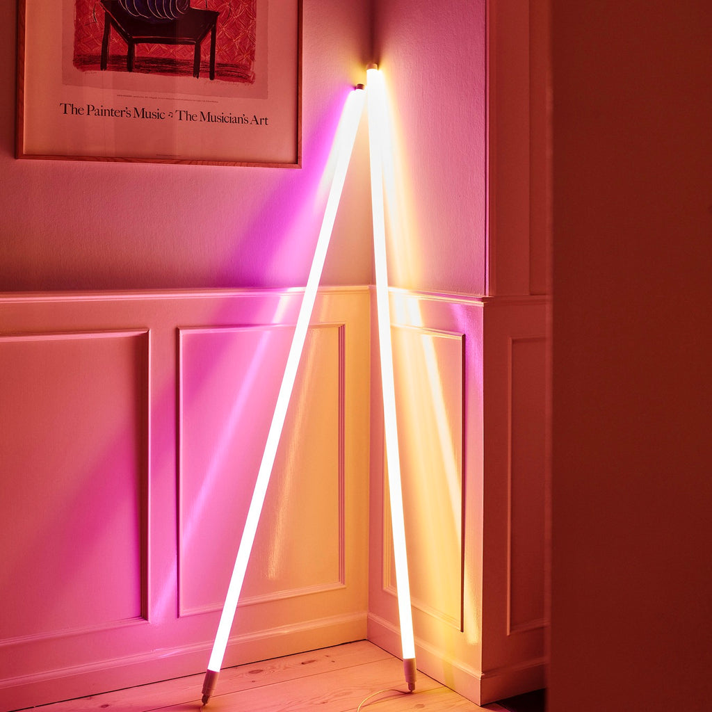 HAY Leuchte „Neon Tube Pink“ | Trendige LED-Leuchte mit charmantem Farbakzent | HAY