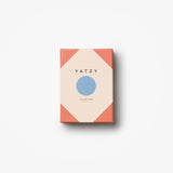 PRINTWORKS Spiel “Play Yatzy” | Modernes Würfelspiel | PRINTWORKS