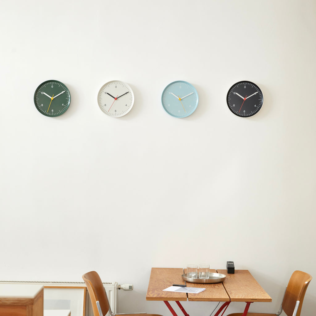 HAY Wanduhr „Wall Clock White“ | Zeitlos fürs Zuhause | HAY