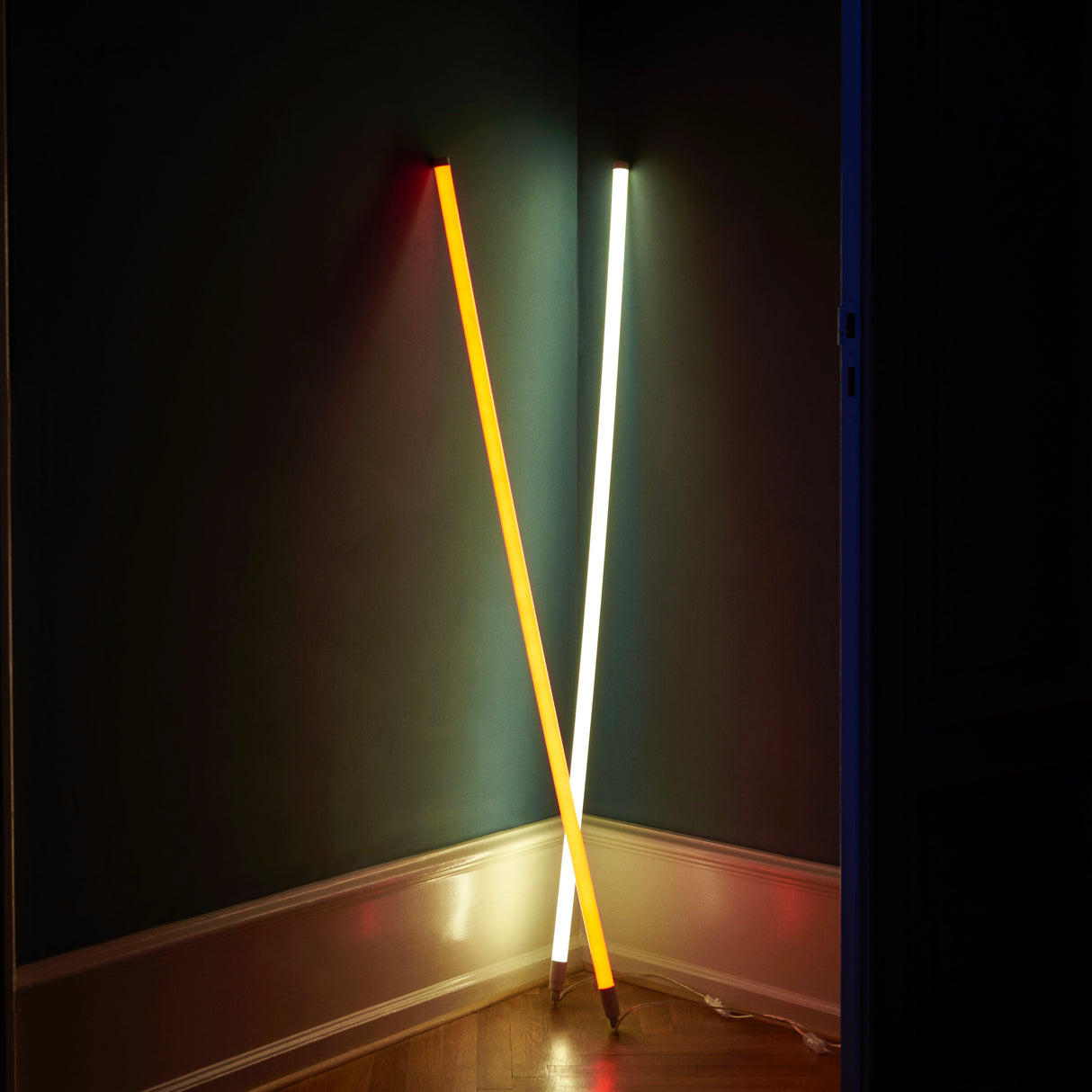 HAY Leuchte „Neon Tube Yellow“ | Sonnige LED-Röhre mit Retro-Vibes | HAY