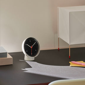 HAY Standuhr „Table Clock Black“ | Minimalistisch & modern | HAY