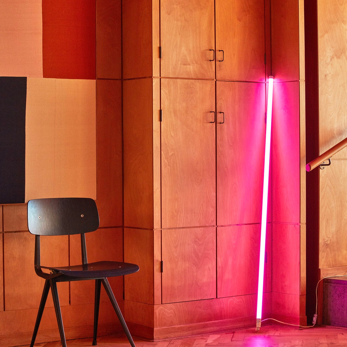HAY Leuchte „Neon Tube Pink“ | Trendige LED-Leuchte mit charmantem Farbakzent | HAY