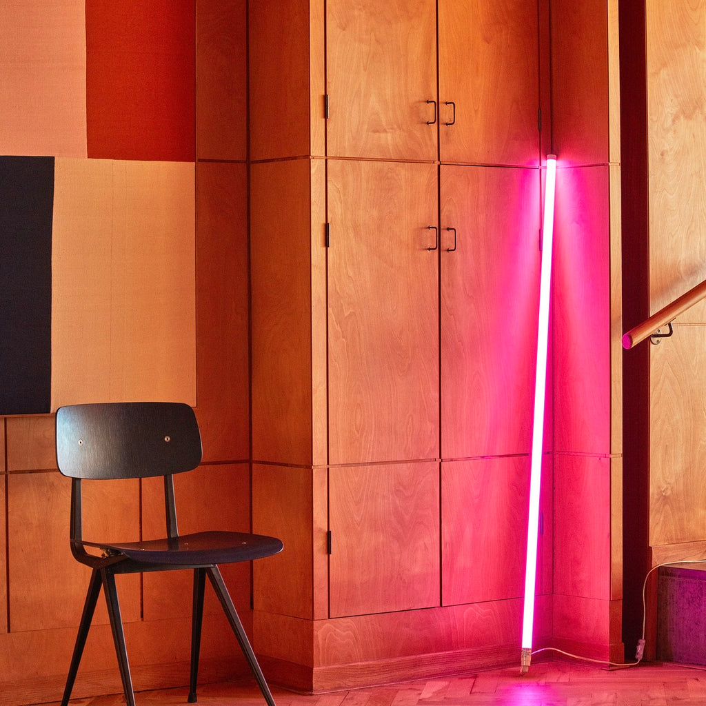 HAY Leuchte „Neon Tube Pink“ | Trendige LED-Leuchte mit charmantem Farbakzent | HAY