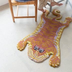 BONGUSTA Teppich „Tigress Rug Light Small“ | Teppich in Tigerform | Bongusta