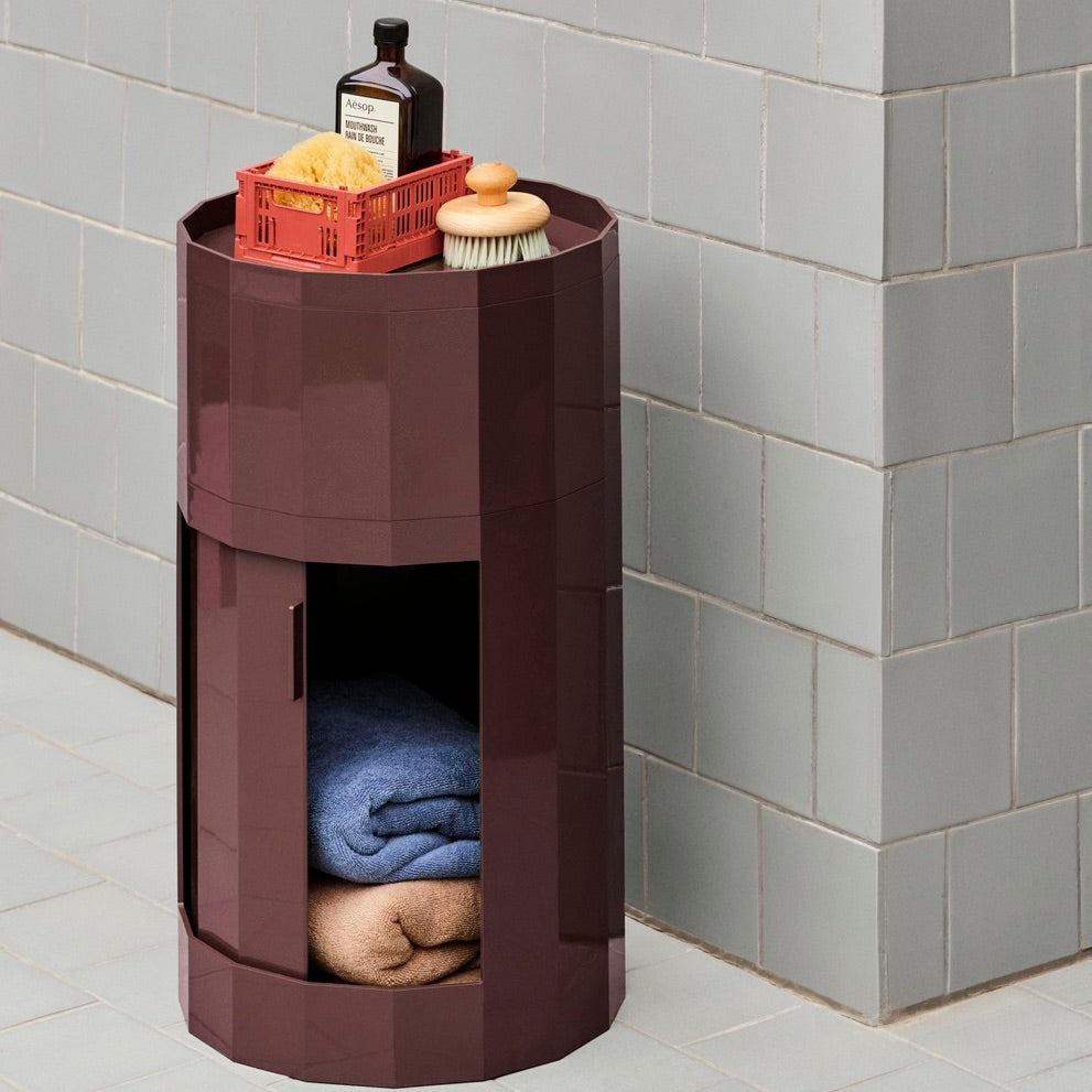 HAY Container „Facet Cabinet High Burgundy“ | Zeitloser Beistelltisch | HAY