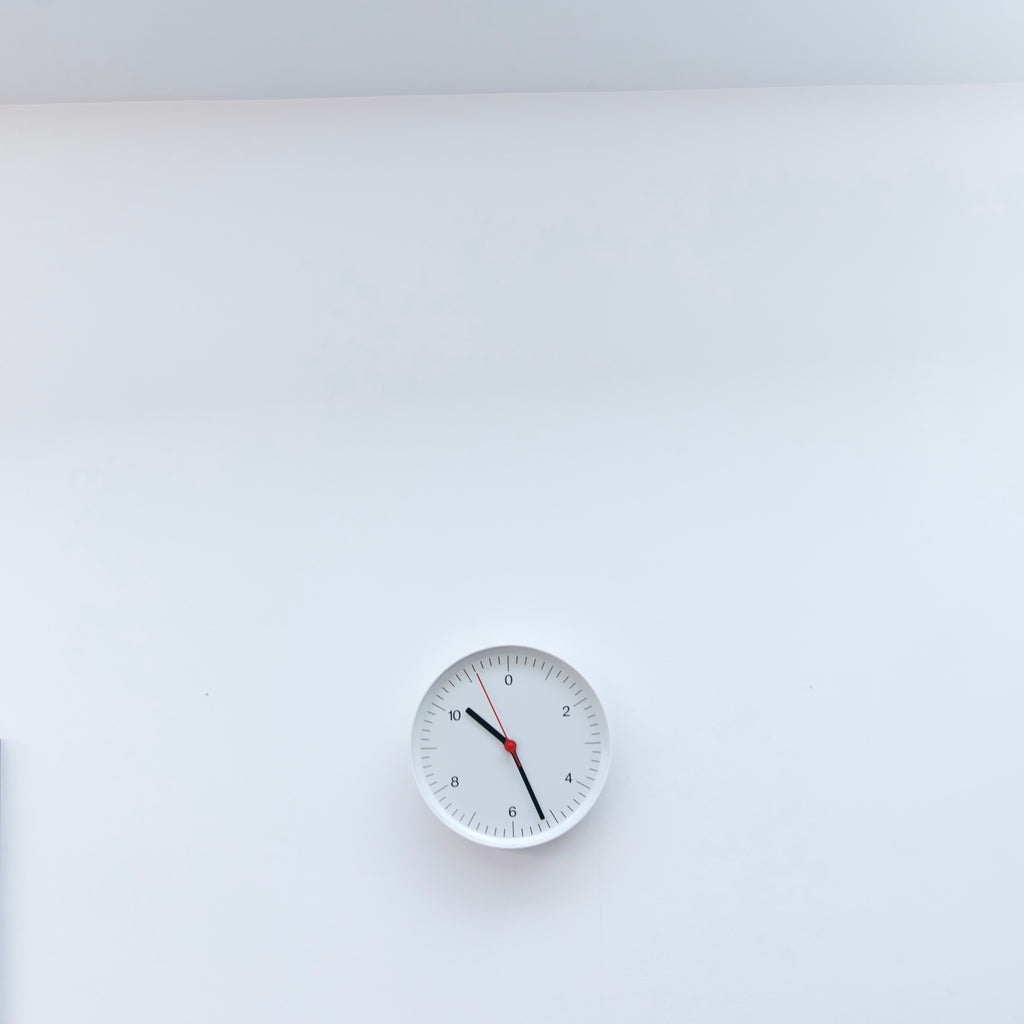 HAY Wanduhr „Wall Clock White“ | Zeitlos fürs Zuhause | HAY