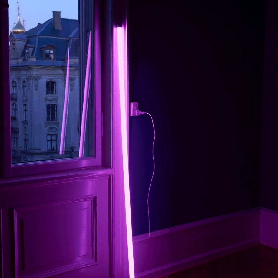 HAY Leuchte „Neon Tube Pink“ | Trendige LED-Leuchte mit charmantem Farbakzent | HAY