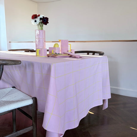 Table Machine Tischdecke “Tile” 200 x 150 cm Pink & Yellow | Statement Design | Table Machine