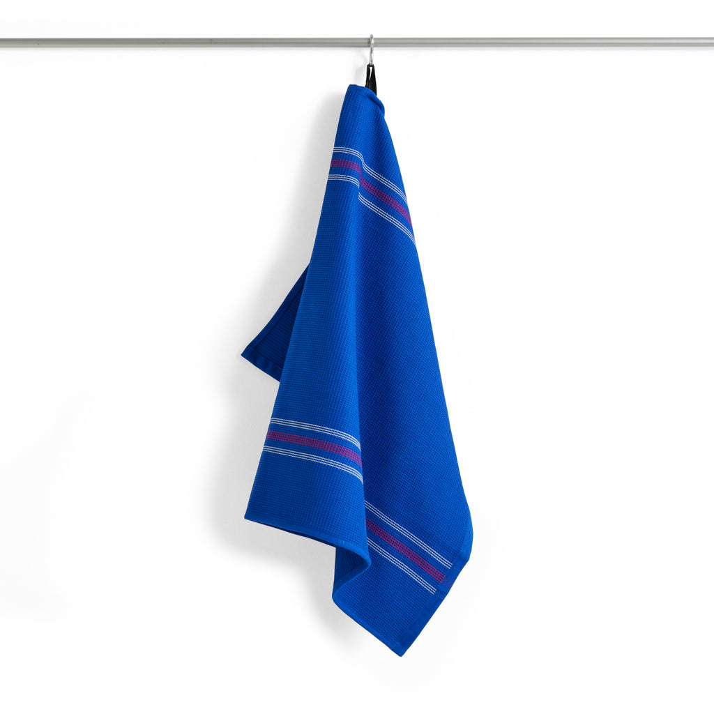 HAY Küchentuch „Canteen Blue & Fuchsia“ | Farbe für die Küche | HAY