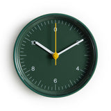 HAY Standuhr „Table Clock Green“ | Kompakt, klar & dekorativ | HAY