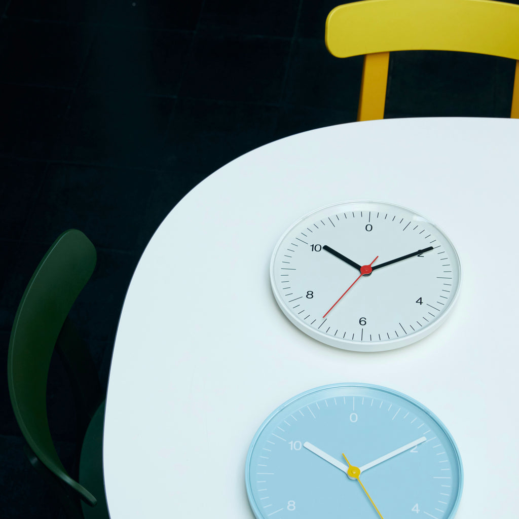 HAY Wanduhr „Wall Clock White“ | Zeitlos fürs Zuhause | HAY