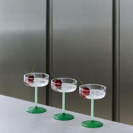 HAY Weingläser „Tint Clear & Light Green“ 2 Stk. | 2er-Set mit sanftem Akzent | HAY