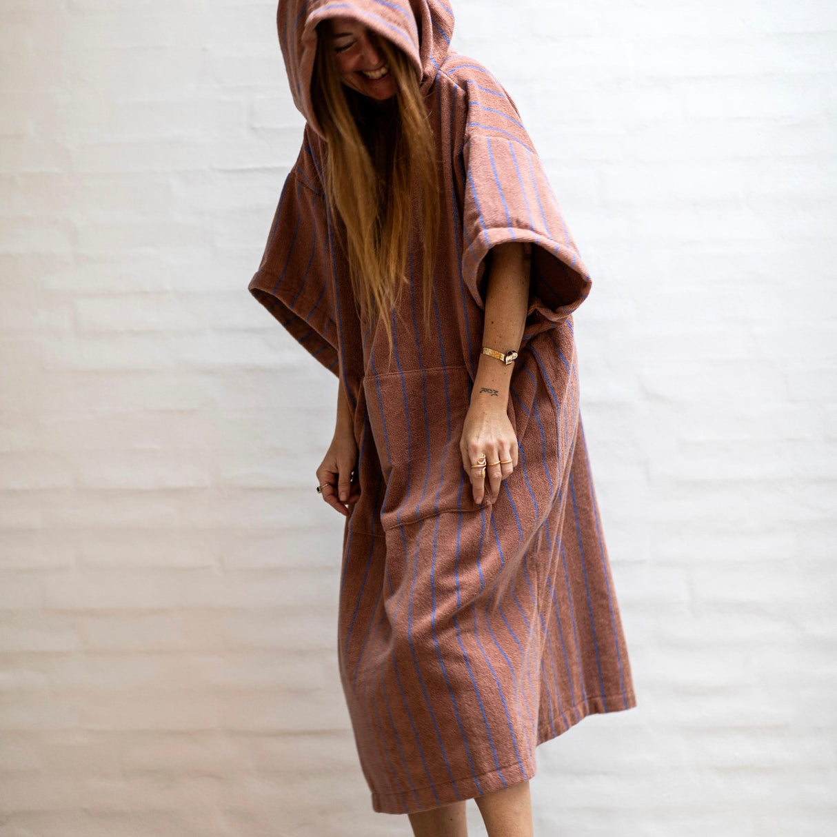 BONGUSTA Poncho „Naram Camel & Ultramarine S/M“ | Für Strand & Bad | Bongusta